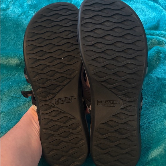 Nearly New Merrell Sandals - Picture 6 of 6